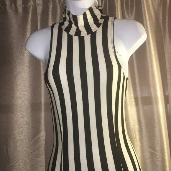 Sexy Black & White Dress - Picture 1 of 3